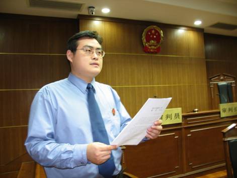 陈宏,男,现任上海市人民检察院第二分院政治部副主任,静安区人大代表.