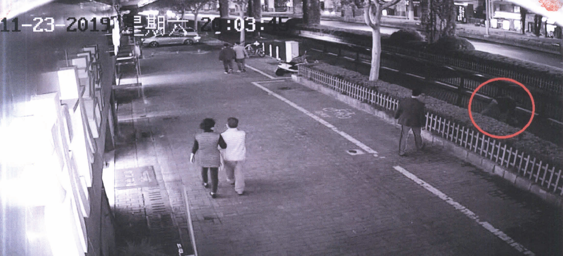 1588222924329088827.png 在案发地放置刀片2.png