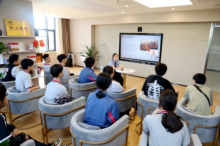 1624947130335012993.jpg 3.jpg