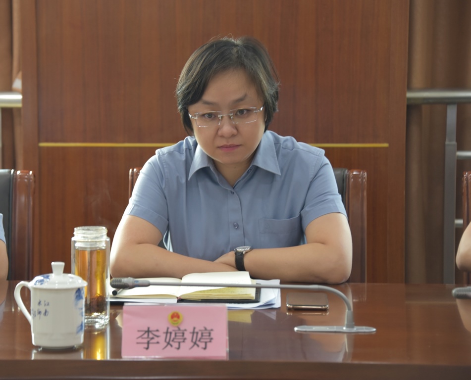 李.jpg