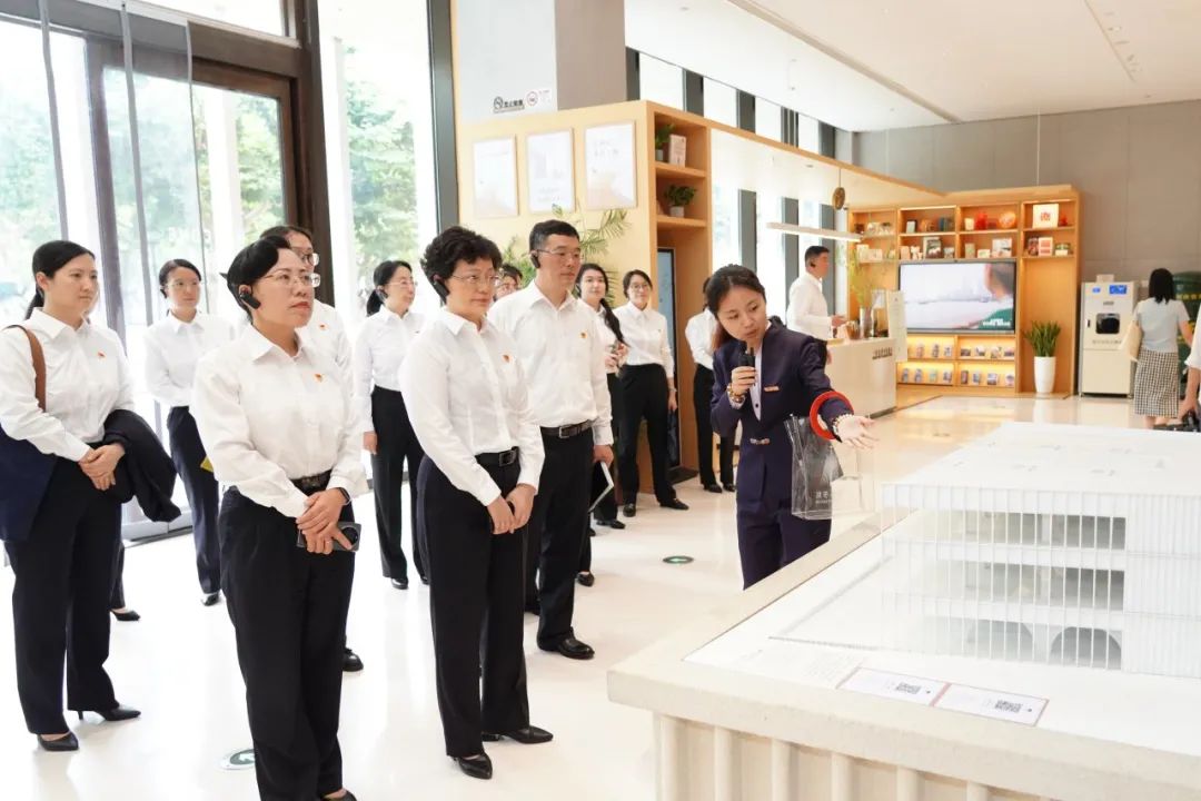 1718587132336012217.jpg 1718587132336012217.jpg