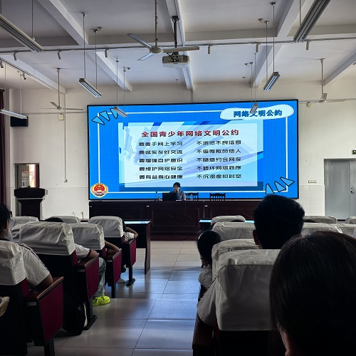 崇明检察院未检办案组至学校开展“开学第一课”2.jpg