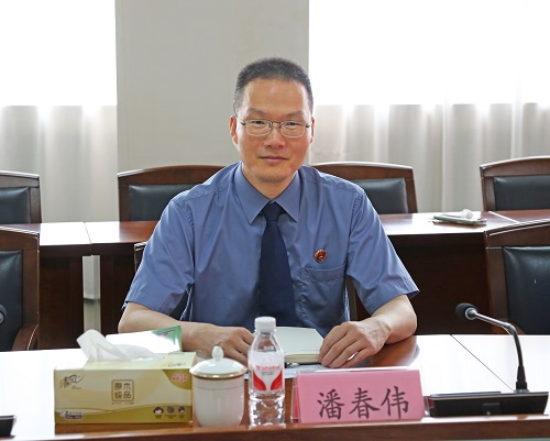 潘春伟代理检察长参加崇明中学法治副校长聘任仪式1.jpg